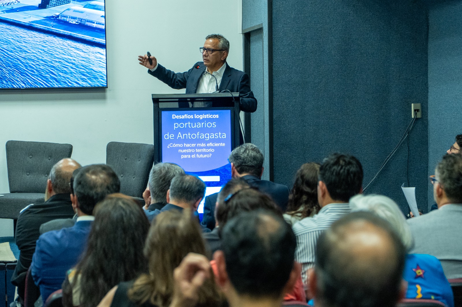 Analizan desafíos logístico portuarios de Antofagasta