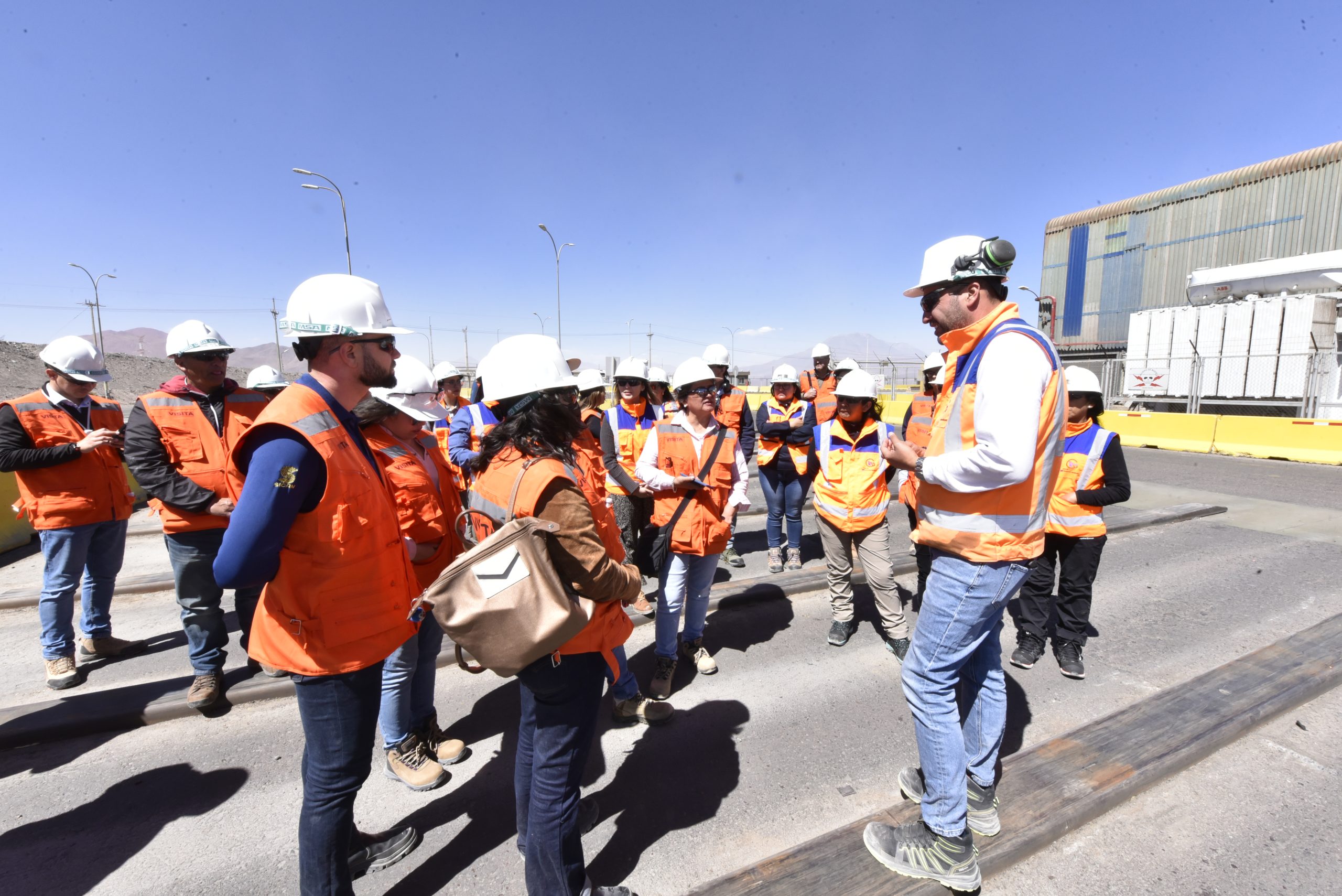 26 MICRO Y PEQUEÑAS EMPRESAS REALIZAN PIONERA  VISITA TÉCNICA A MINERA EL ABRA