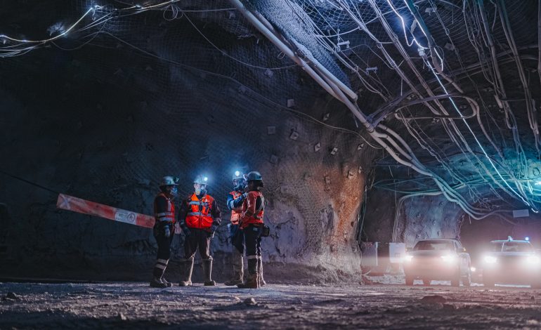 Codelco y la Western Australia School of Mines acuerdan investigar la minería subterránea profunda.