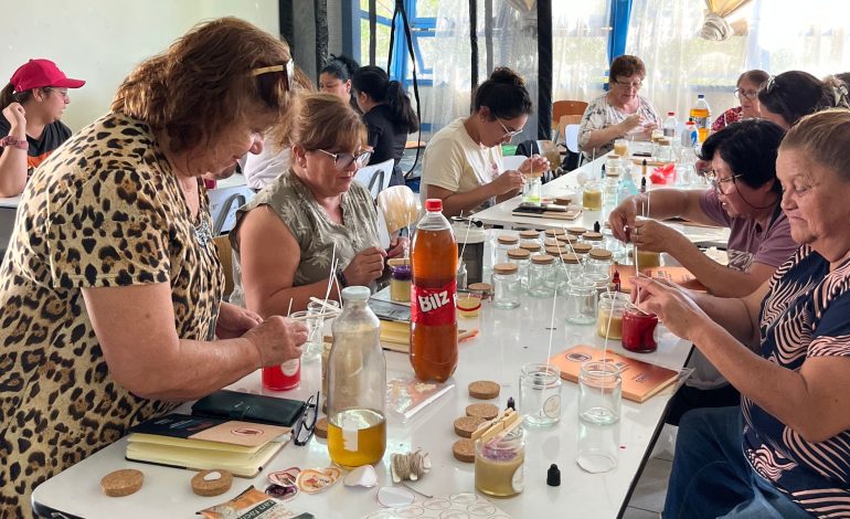 Mujeres de Taltal se capacitan en la transformación de aceite usado