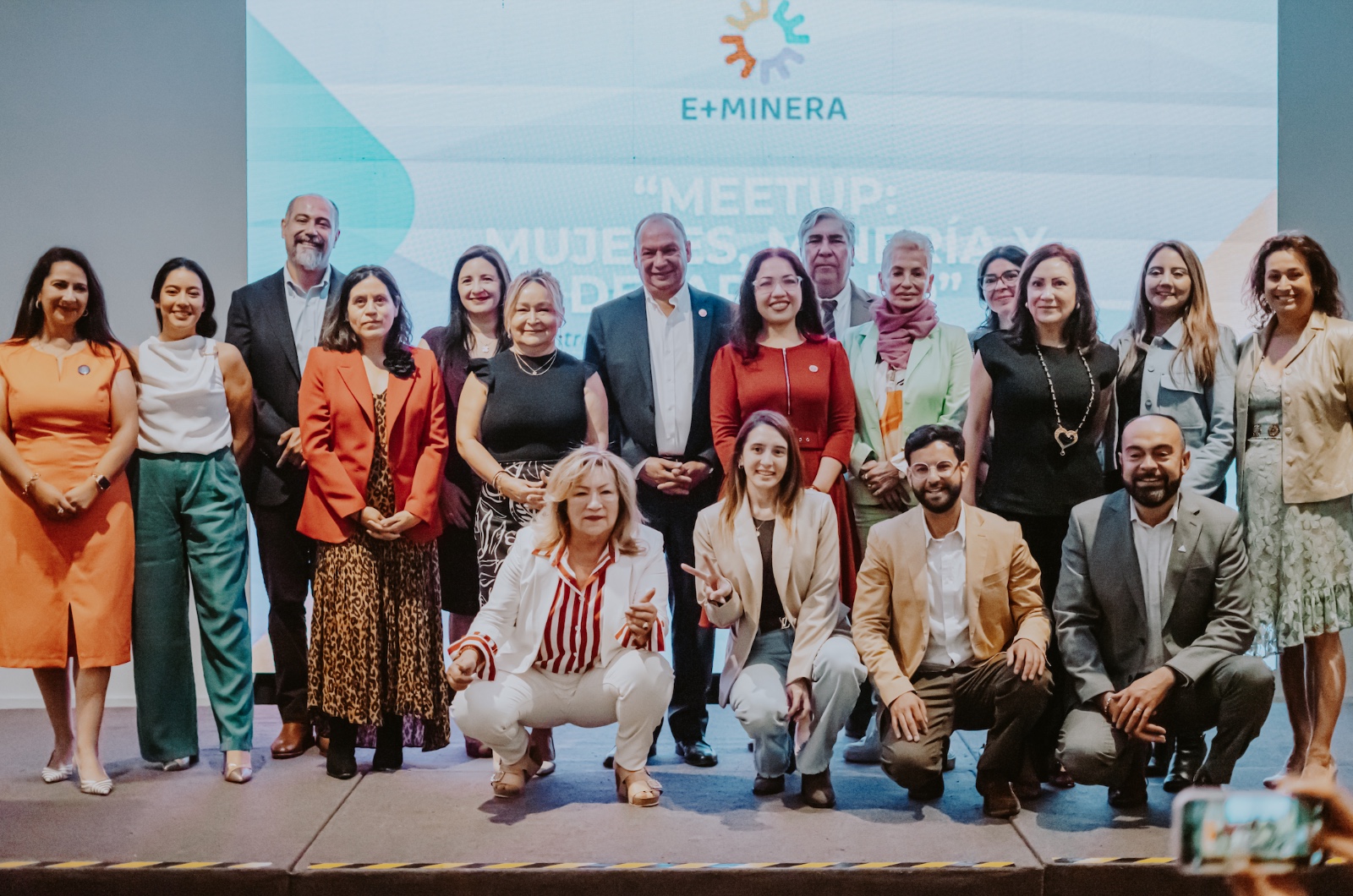 E+MINERA Cierra Exitoso 2025 con el MeetUp «Mujeres, Minería y Desarrollo»