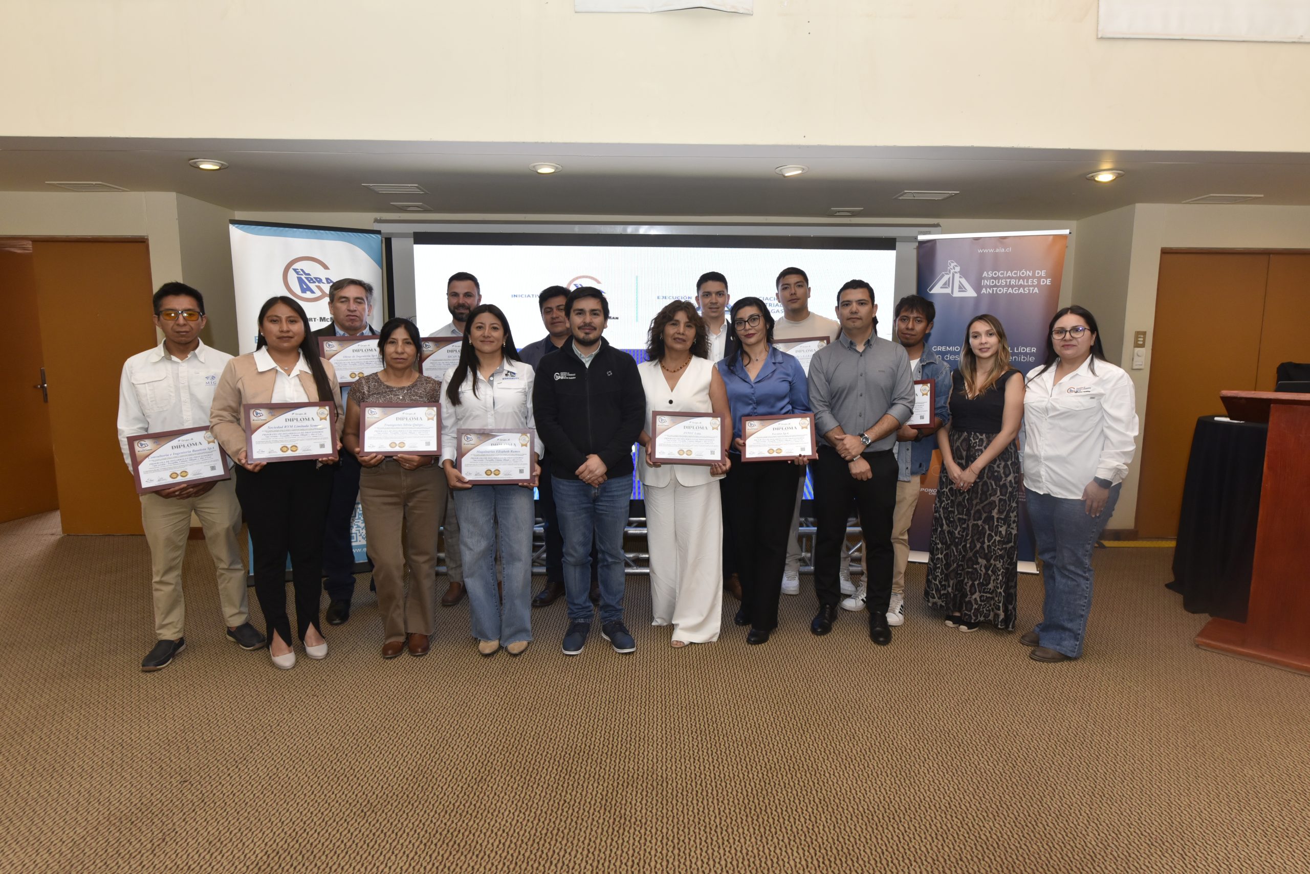 AIA Y MINERA EL ABRA CONCLUYEN PROGRAMA DE DESARROLLO DE PROVEEDORES 2025