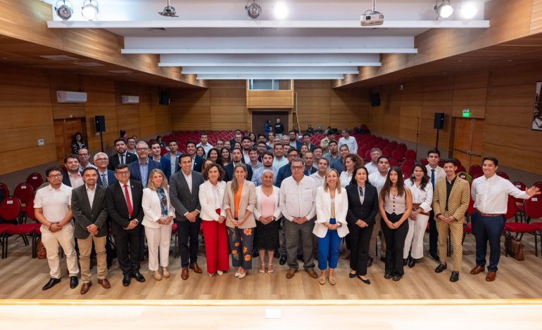 21 proveedores regionales se certificaron en programa UCN y Antofagasta Minerals