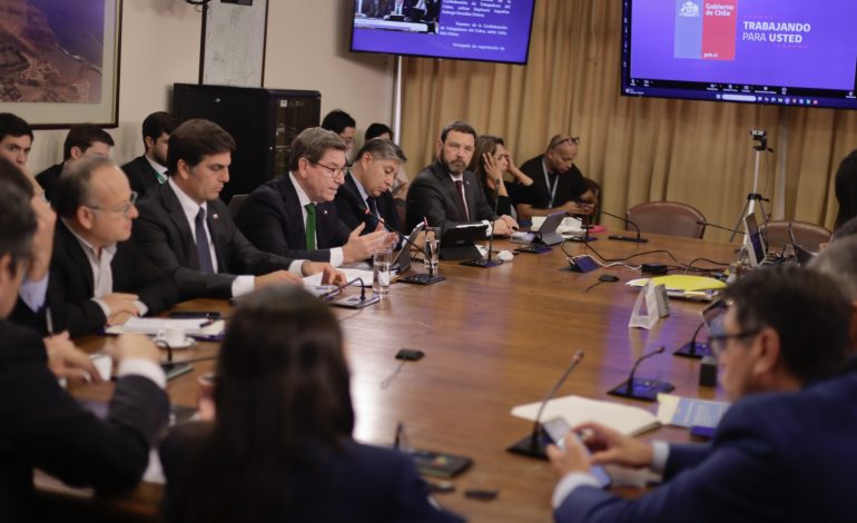 Biministro Mas presenta lineamientos mineros para fortalecer el desarrollo de la industria