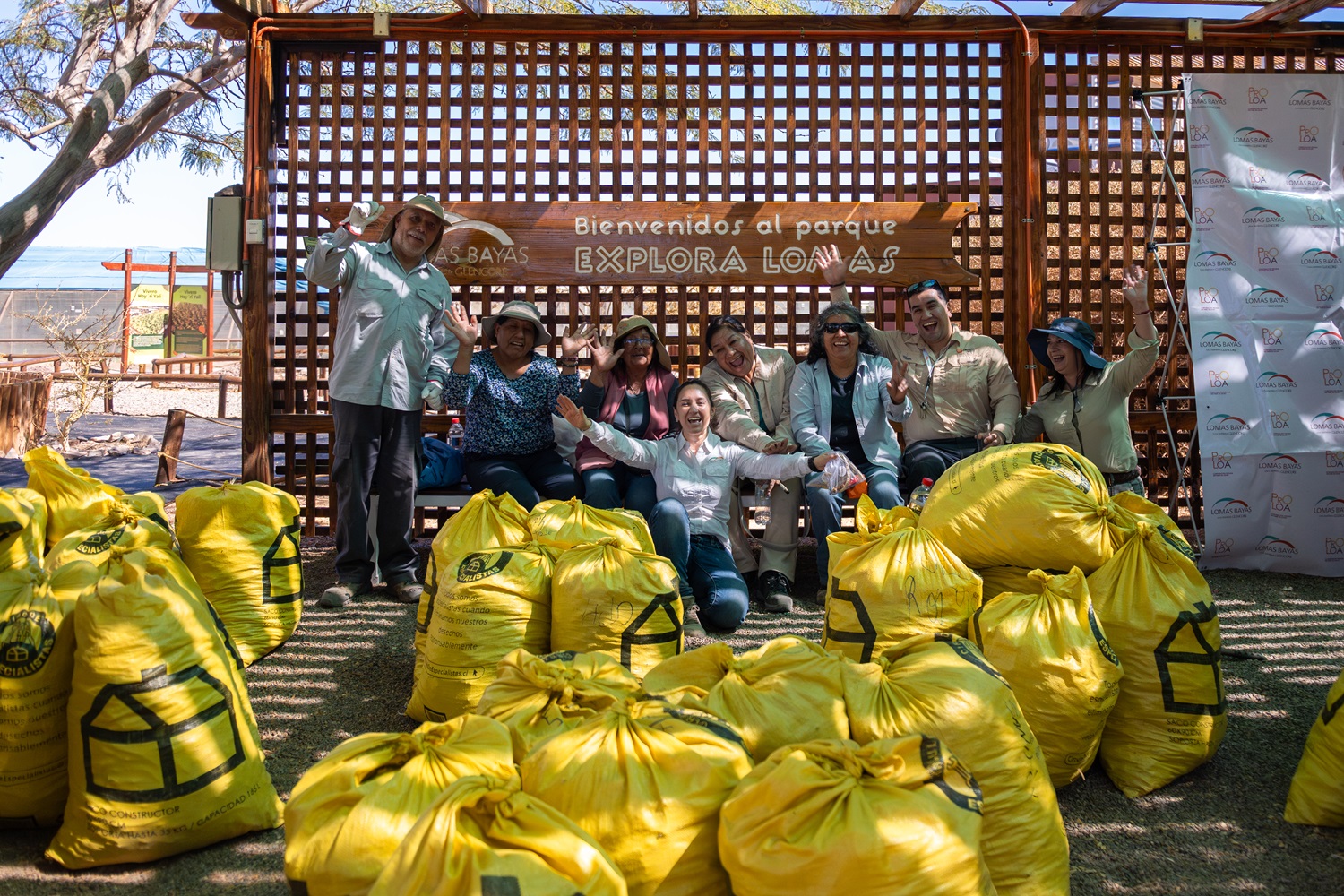 Lomas Bayas y agricultores de Calama celebran nueva cosecha de algarrobo en el Parque Explora