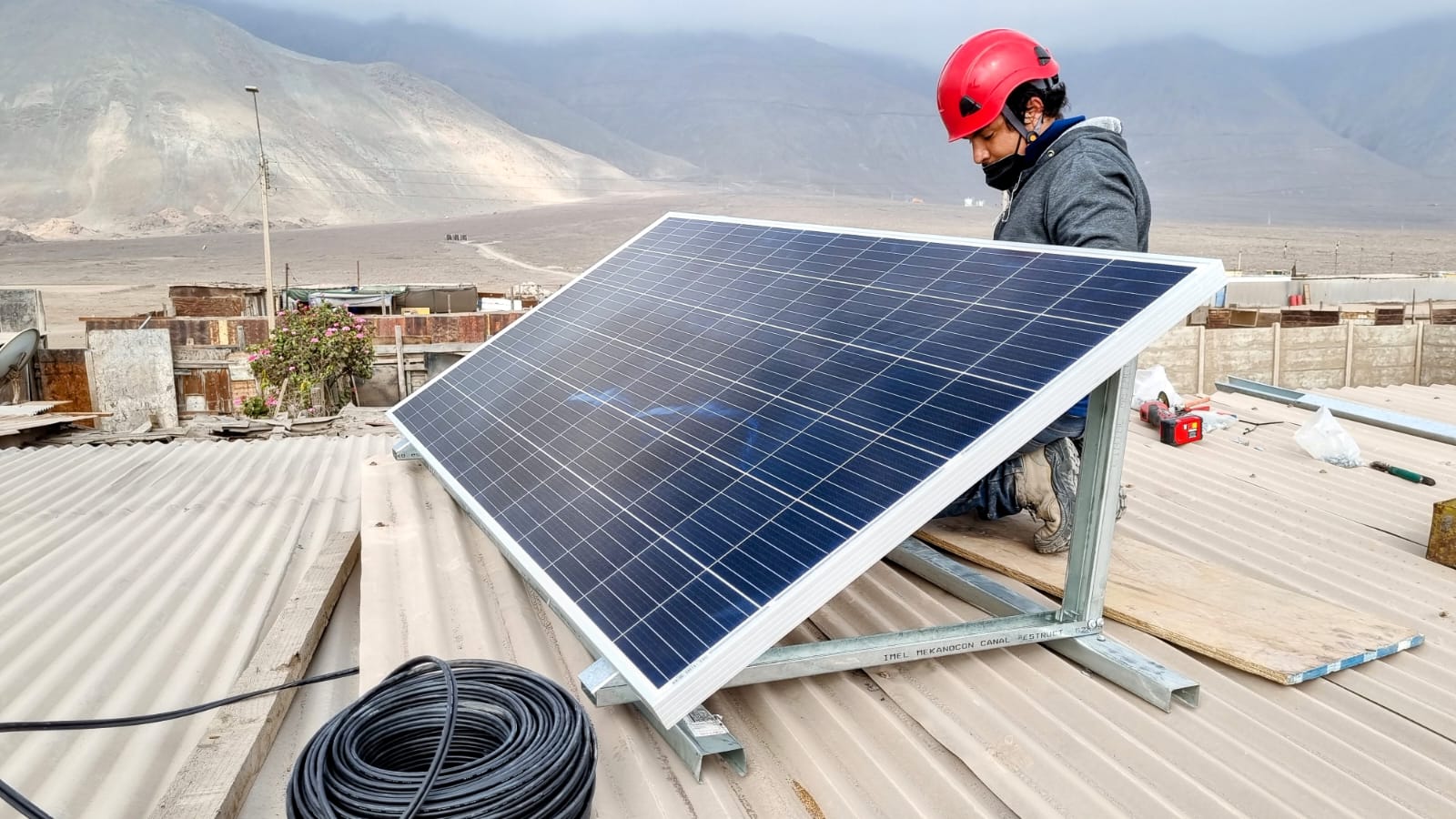 En Michilla implementarán paneles fotovoltaicos en 29 hogares y mobiliario para la Escuela y el Jardín Infantil