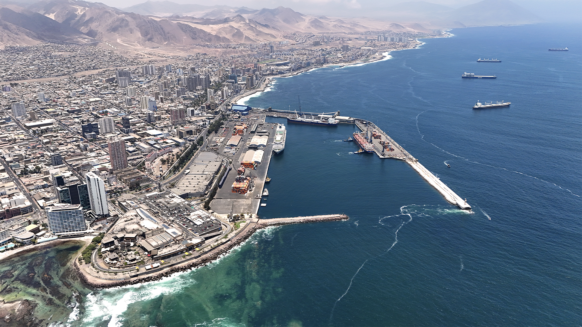 Puerto Antofagasta consolida su gestión ambiental con nuevo Sello de Excelencia HuellaChile