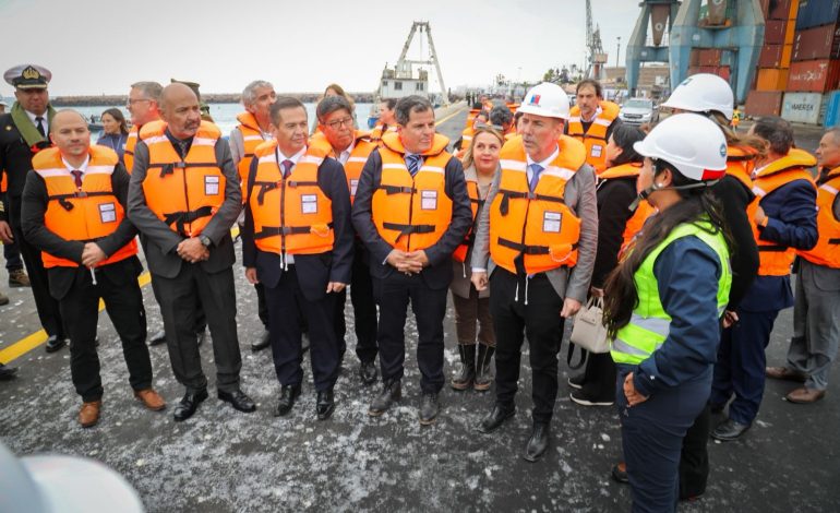 Puerto Antofagasta coloca la primera piedra de la ampliación de su Molo de Abrigo