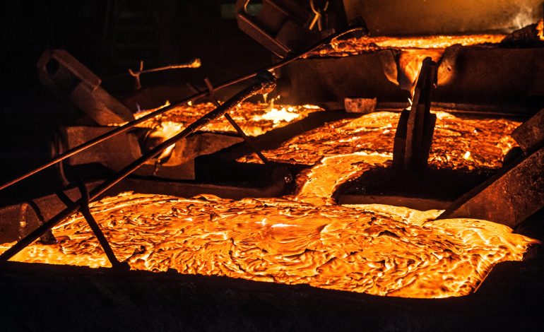 Histórico: cobre alcanza los 6,43 dólares la libra en Londres
