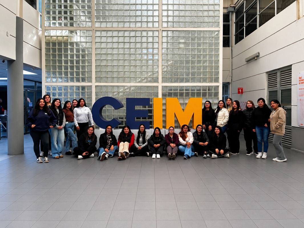 24 mujeres culminan programa de formación para Operadoras de Martillo Acuñador impulsado por Minera Meridian El Peñón