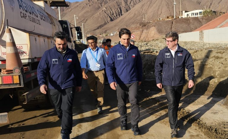 Biministro Mas se reúne con pescadores y vecinos de Antofagasta para abordar desafíos tras emergencia climática
